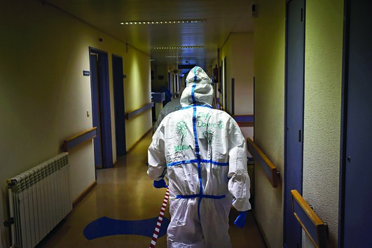 Nova variante Covid-19 identificada no Chipre mistura Delta e Ómicron. Há já 25 infetados