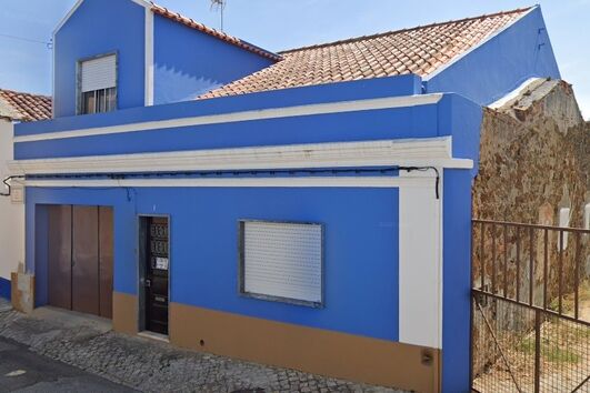 Homem de 60 anos morto com faca no peito em Grândola