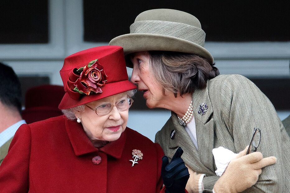 Isabel II e Lady Celia .jpg