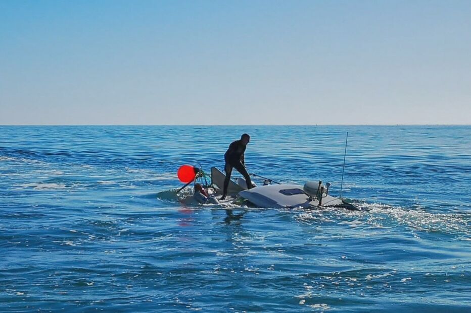 Tripulantes sobrevivem a naufrágio ao largo da Praia da Luz