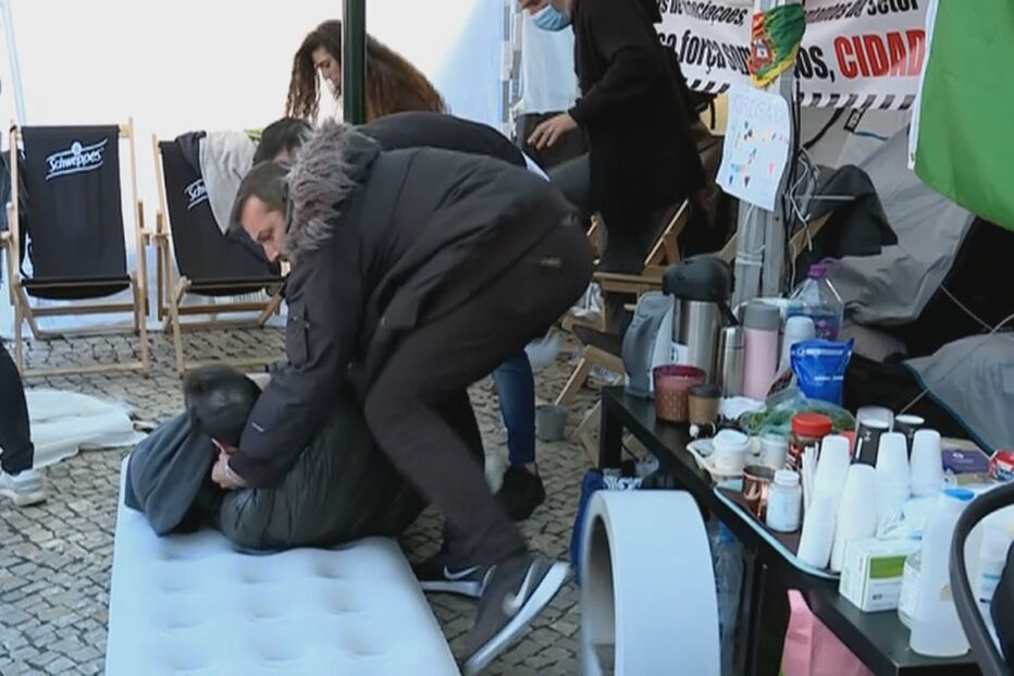 Empresário sente-se mal durante greve de fome 