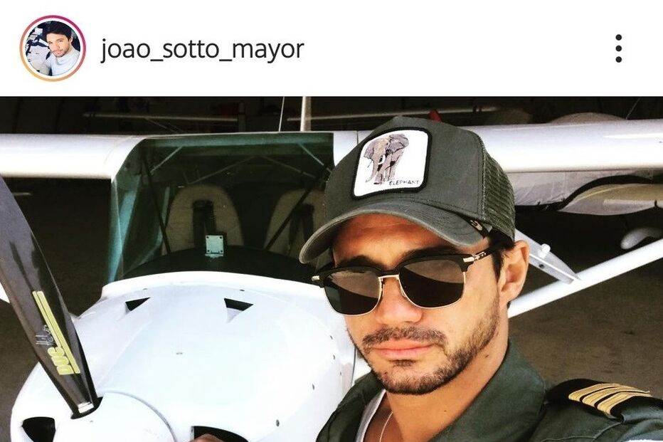 João Sotto-Mayor é apaixonado por aviões e é piloto