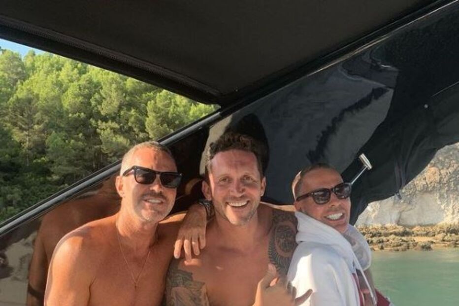 João 'Shima' Almeida mostra-se no seu iate de luxo