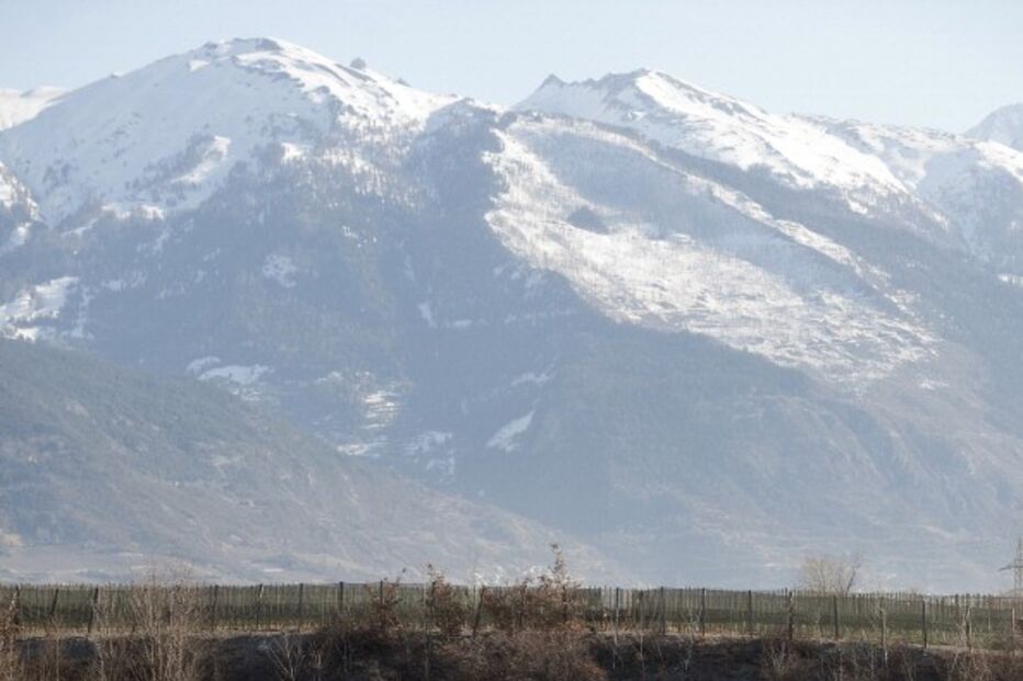 Autoestrada em Riddes, no cantão de Valais, na Suíça