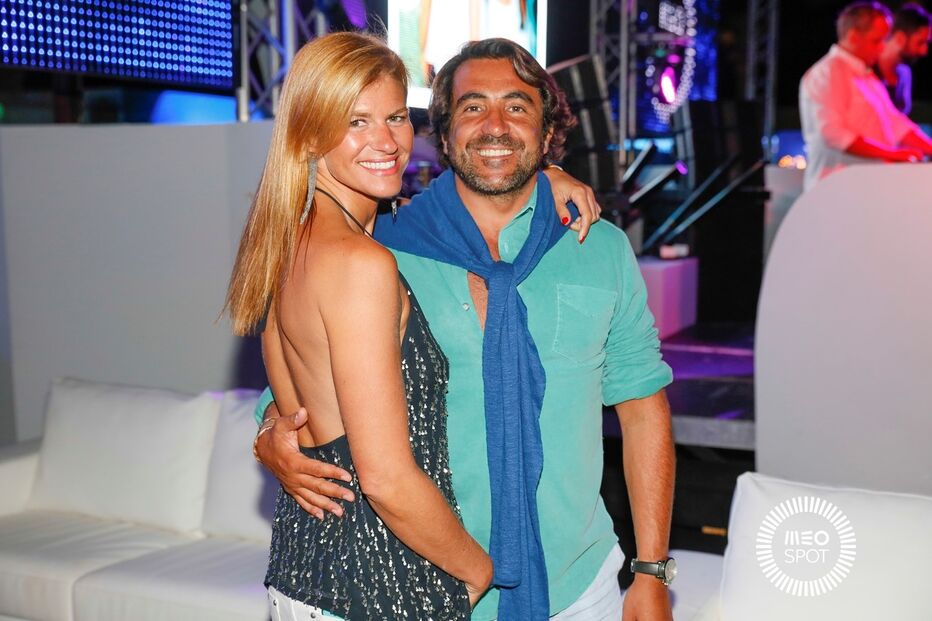 O empresário Nuno Santana, dono da NIU e do Grupo Praia, com a mulher, a ex-relações públicas Marta Wahnon