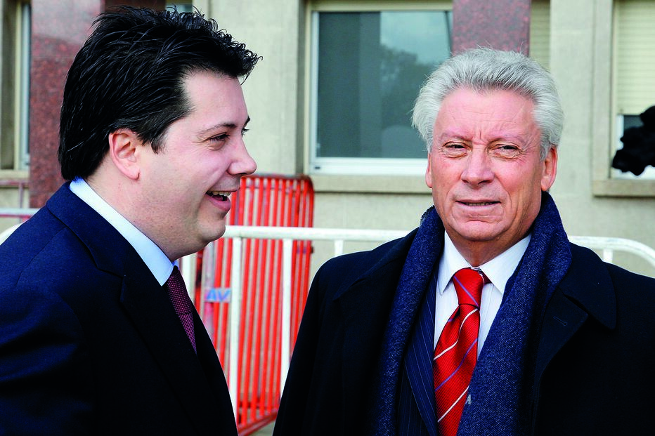 José Penedos (à direita) com o filho Paulo juntos numa sessão do julgamento que decorreu no Tribunal de Aveiro 