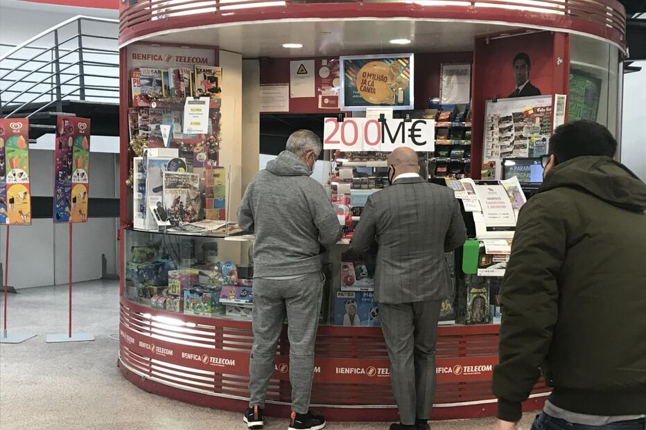 Momento em que Vieira tenta a sorte no Euromilhões