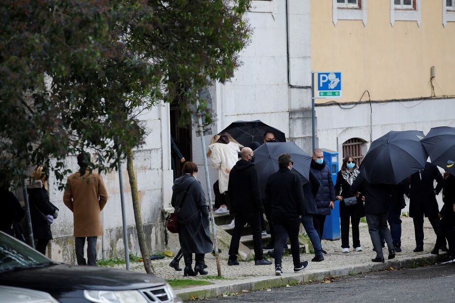 Família chega à Basílica da Estrela