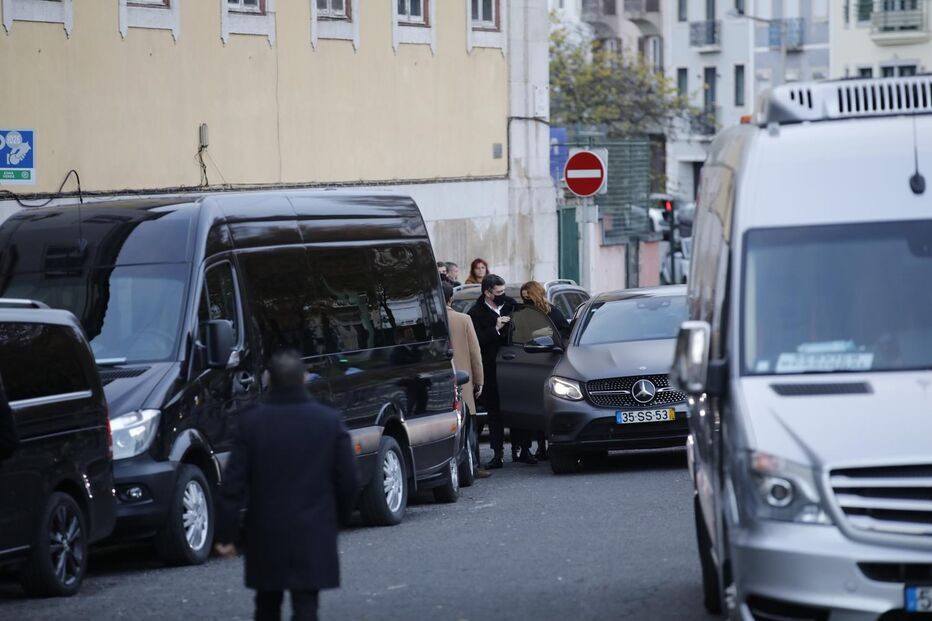 Família e amigos despedem-se de Sara Carreira na Basílica da Estrela em Lisboa