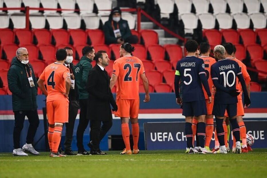 Equipa turca abandona jogo da Liga dos Campeões contra o PSG