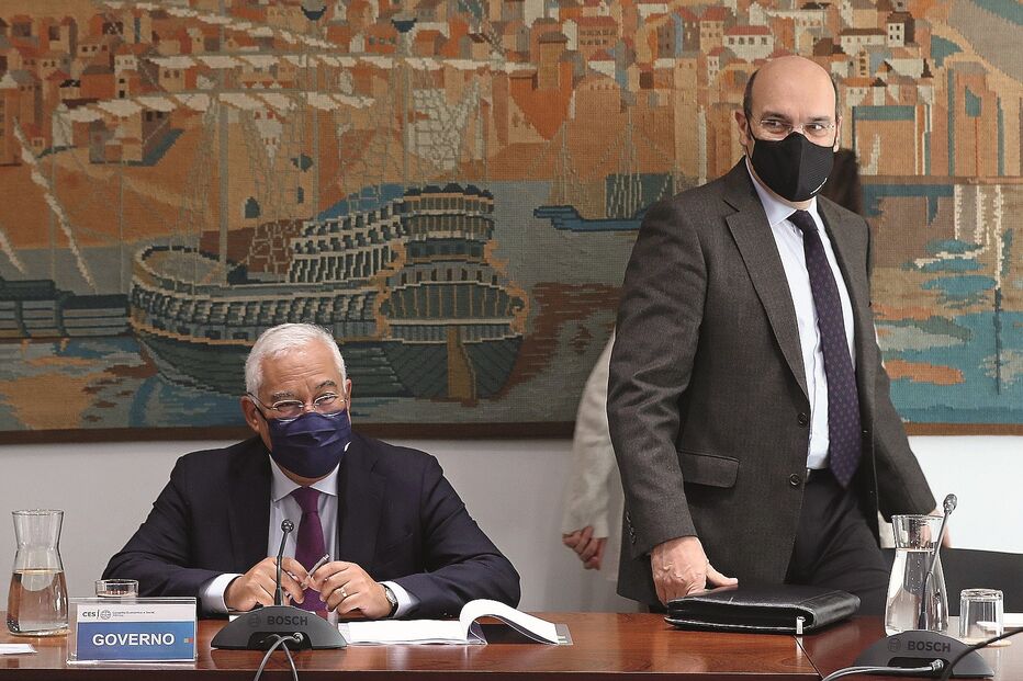 Costa e Siza Vieira na reunião com os parceiros sociais onde foi decidido o aumento do salário mínimo 