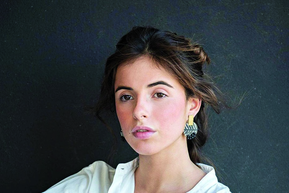 Emma tem 16 anos e é a filha mais velha de Anna Westerlund e Pedro Lima