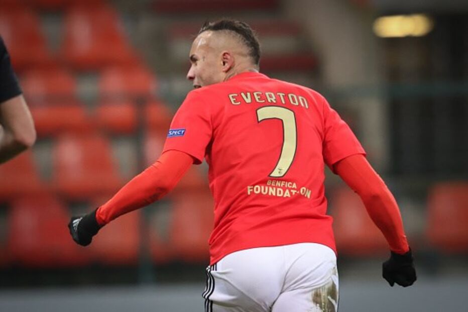 Standard Liège vs. Benfica