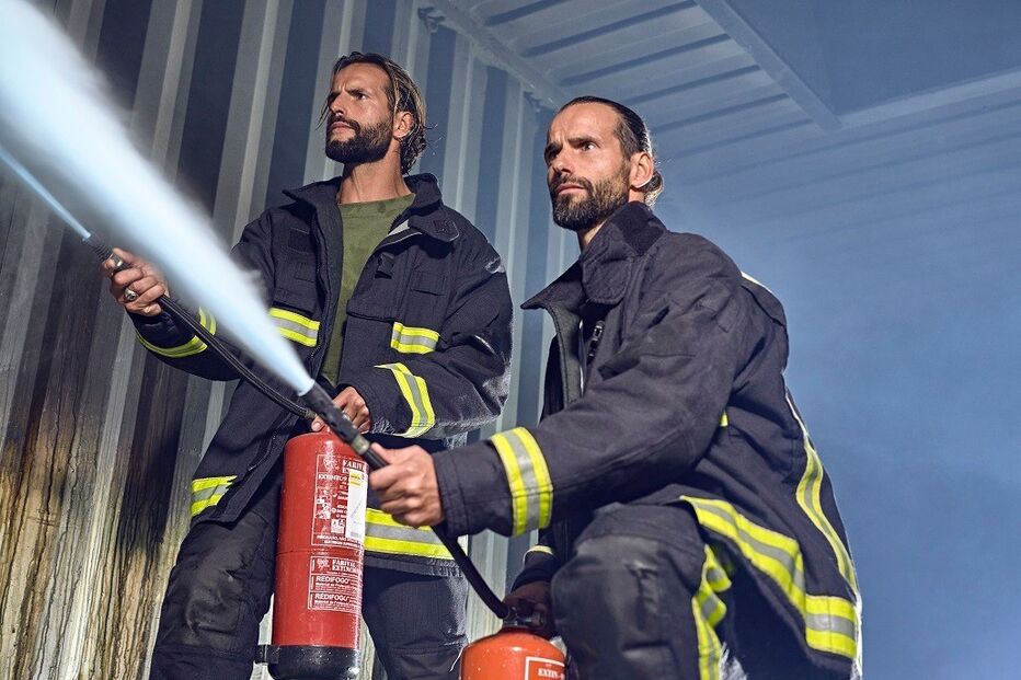 Irmãos Guedes participam em calendário solidário dos Bombeiros de Coimbrões