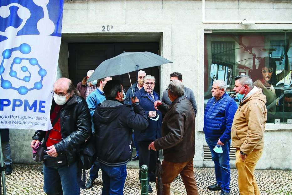 Pequenas empresas e setor da restauração protestaram junto ao Ministério da Economia   