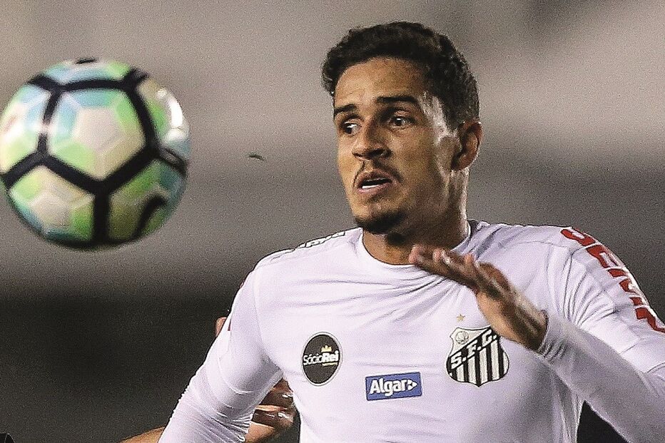 Lucas Veríssimo, de 25 anos, tem manifestado a vontade de deixar o Santos