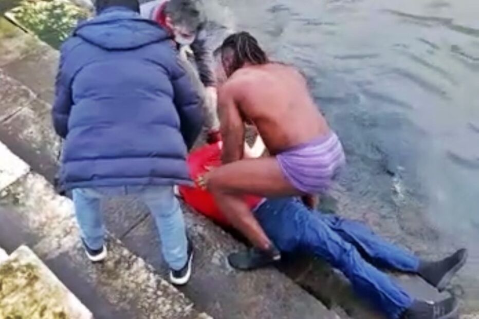 Despe-se e atira-se ao Rio Tejo em Lisboa para salvar homem de afogamento