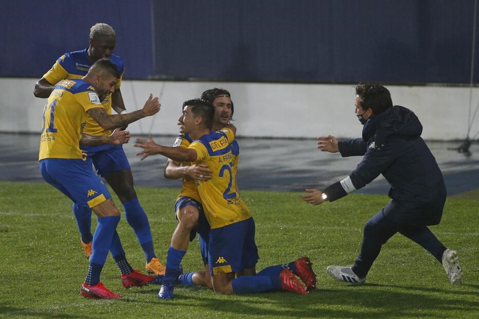 Estoril Praia celebra triunfo