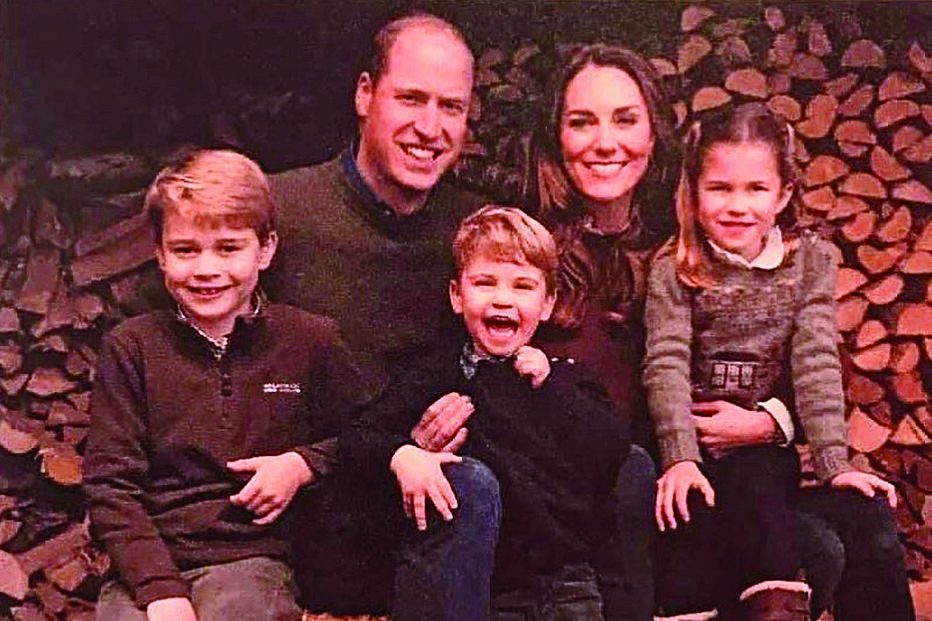 William e Kate com os três filhos, George, Charlotte  e Louis