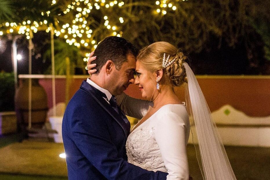 Rebeca e o marido, Élio Gomes