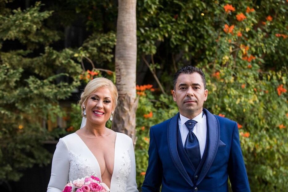 Rebeca e o marido, Élio Gomes