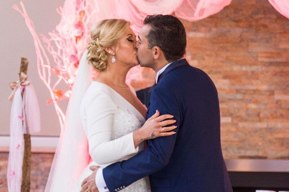 Rebeca e o marido, Élio Gomes