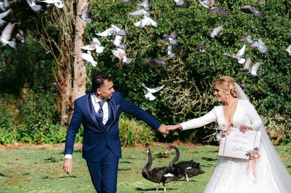 Rebeca e o marido, Élio Gomes