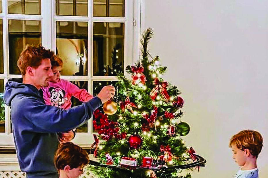 Adrien Silva com o filho