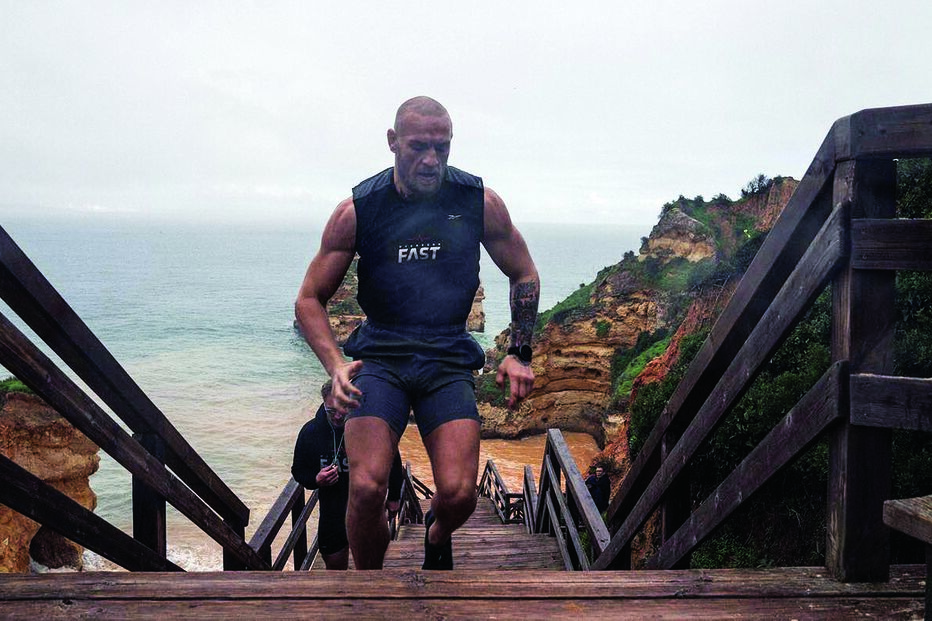 Campeão de MMA faz treino de luxo no Algarve