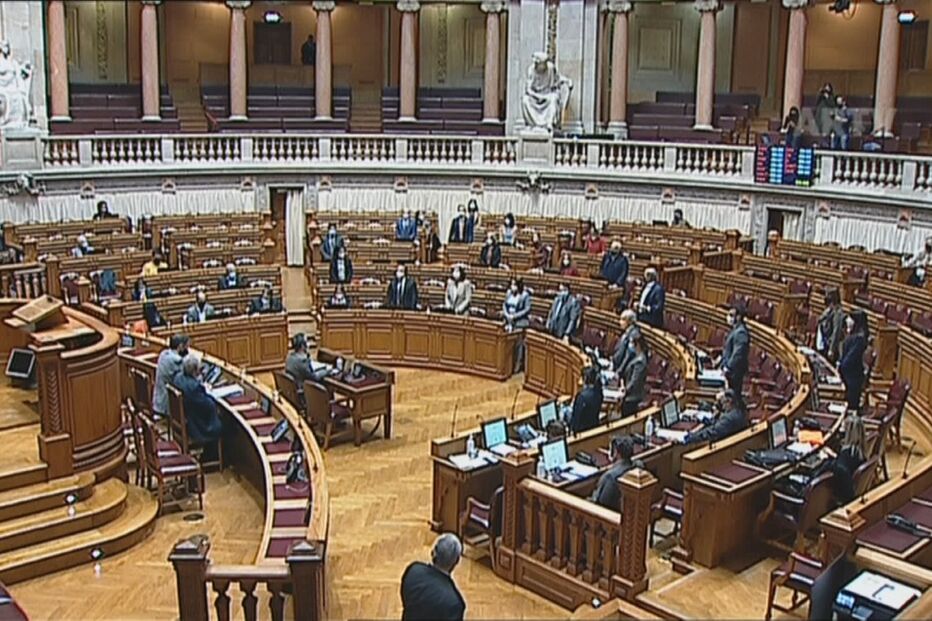 Parlamento aprova renovação do Estado de Emergência até 7 de janeiro