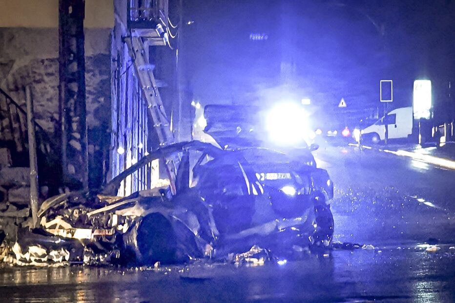 Homem morre carbonizado em despiste de carro elétrico em Felgueiras