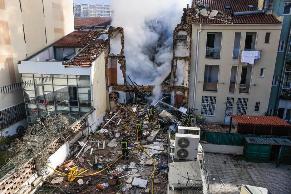 Prédio desaba após explosão no centro de Lisboa