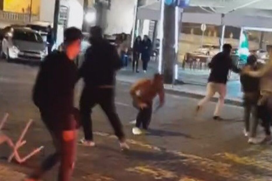  Dezenas de jovens à pancada na rua em Coimbra após discussão num bar