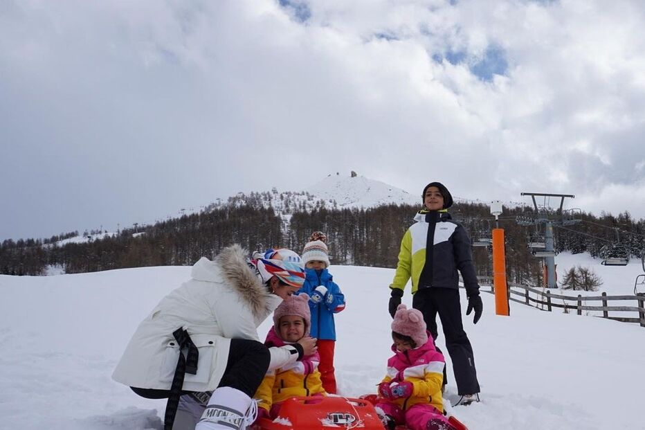 Georgina Rodríguez e os pequenos: Cristiano Júnior, os gémeos, Eva e Mateo, e Alana Martina