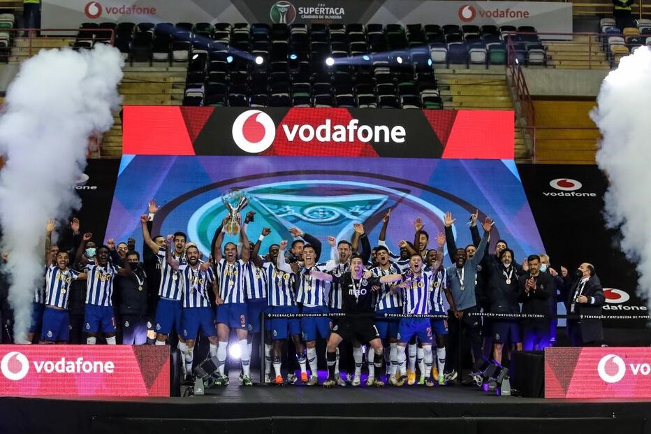 As imagens do FC Porto nos festejos da conquista da Supertaça