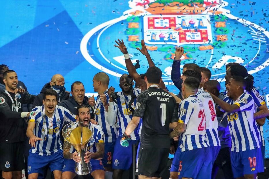 As imagens do FC Porto nos festejos da conquista da Supertaça