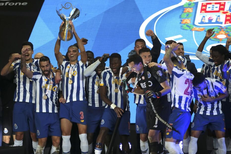 As imagens do FC Porto nos festejos da conquista da Supertaça	