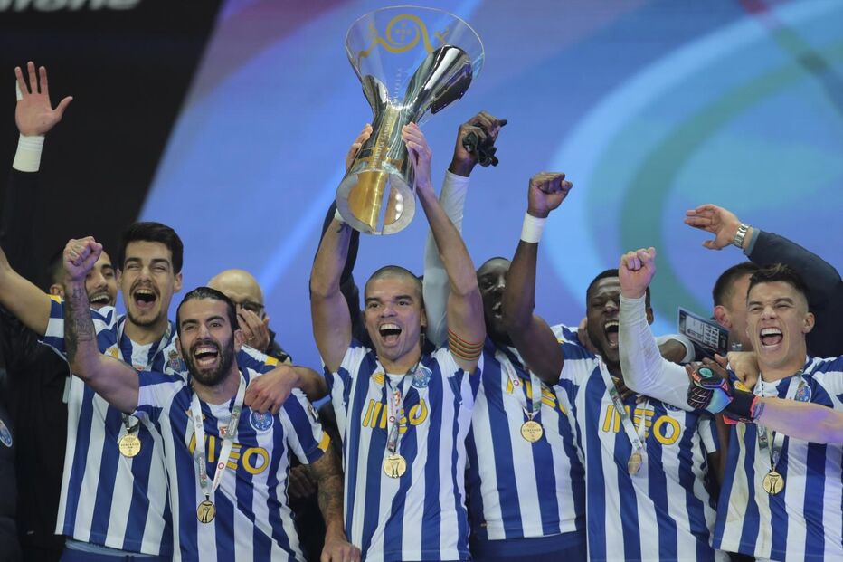 As imagens do FC Porto nos festejos da conquista da Supertaça	