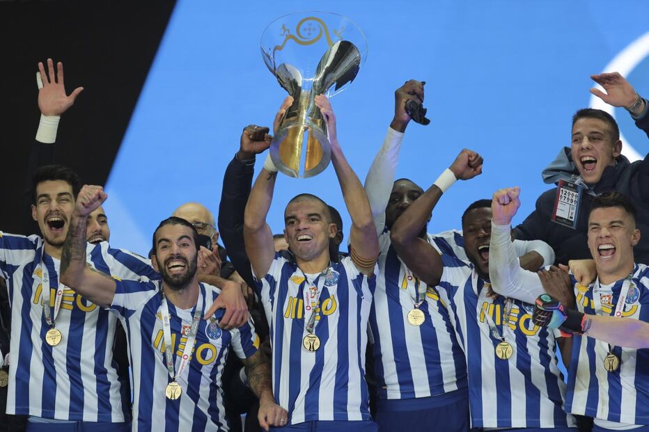 As imagens do FC Porto nos festejos da conquista da Supertaça	