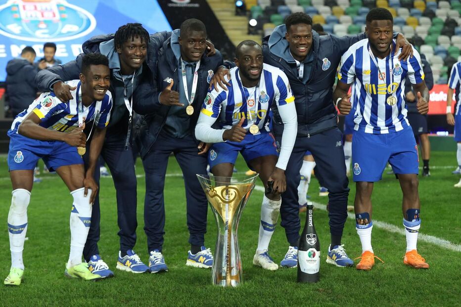 As imagens do FC Porto nos festejos da conquista da Supertaça	