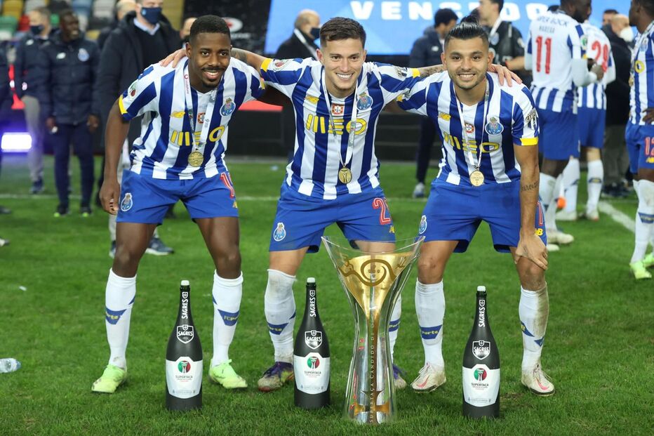 As imagens do FC Porto nos festejos da conquista da Supertaça	