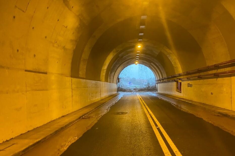 Túnel em São Vicente, Ponta Delgada, Madeira