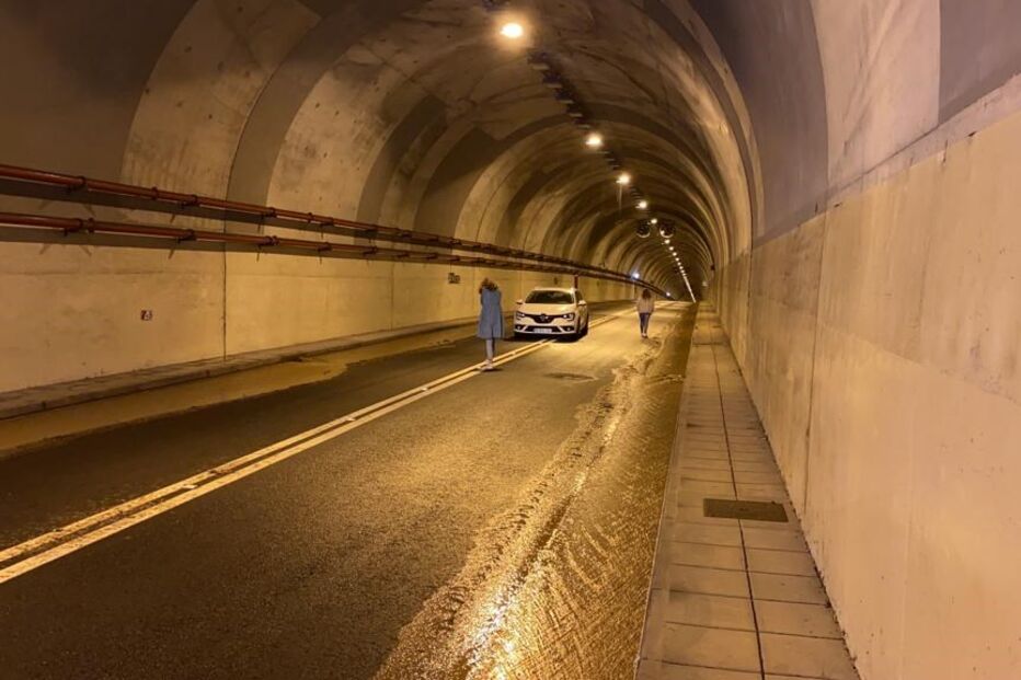 Túnel em São Vicente, Ponta Delgada, Madeira