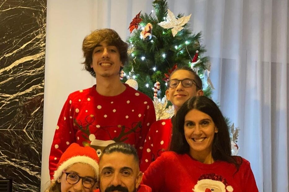 O alfaiate Paulo Batista com a família.jpg