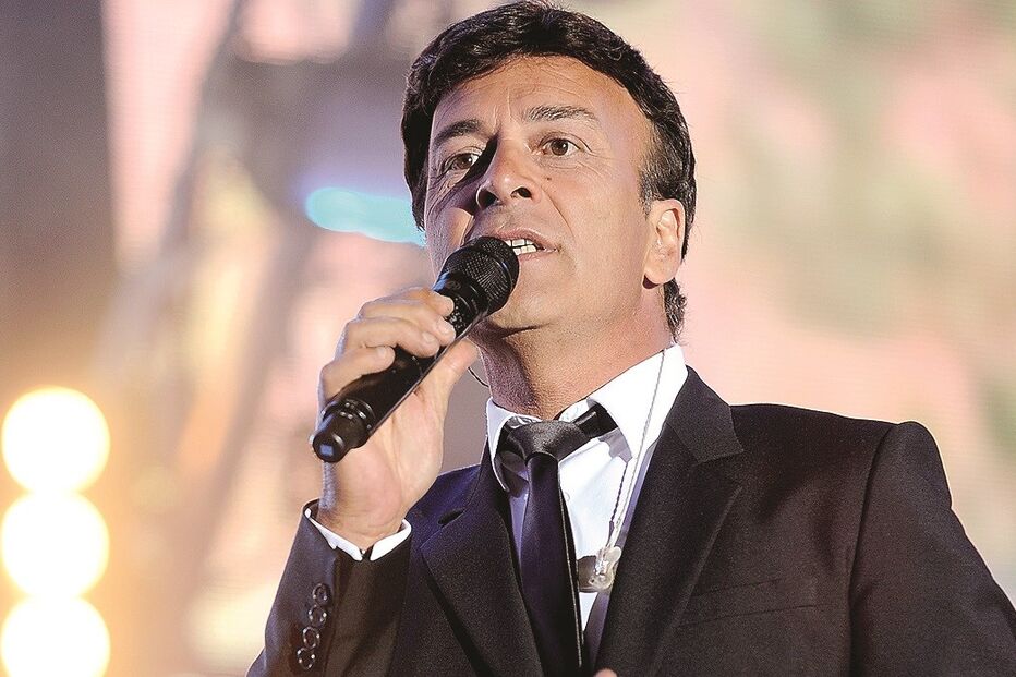 Tony Carreira adiou as atuações que tinha previstas para este mês
