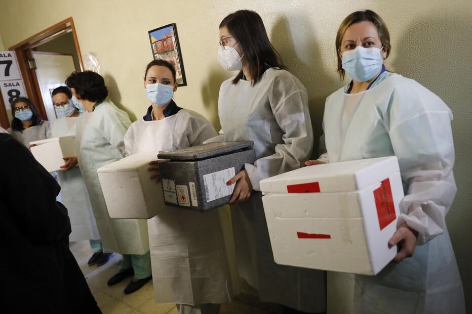 Início do plano de vacinação contra o Covid-19 no Hospital de Santa Maria