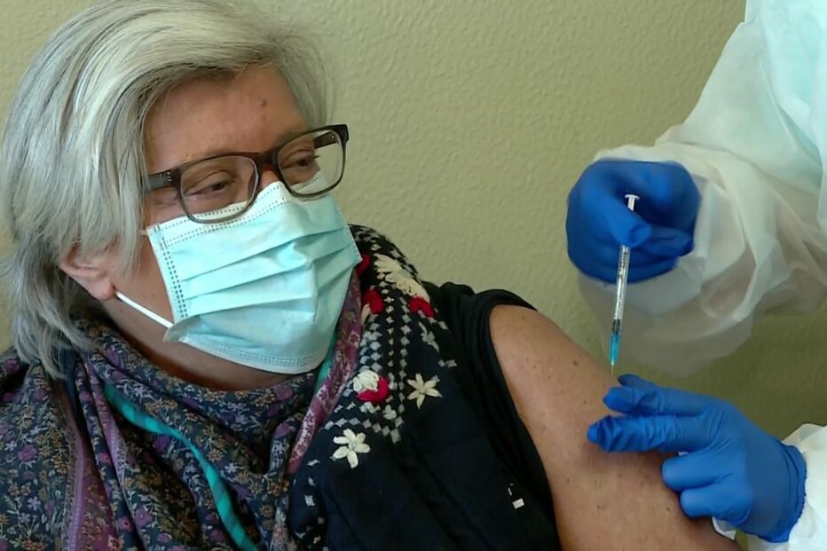 Início do plano de vacinação contra o Covid-19 no Hospital de Santa Maria