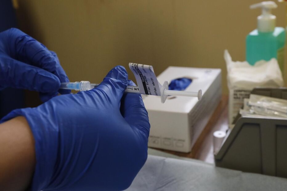 Início do plano de vacinação contra o Covid-19 no Hospital Curry Cabral