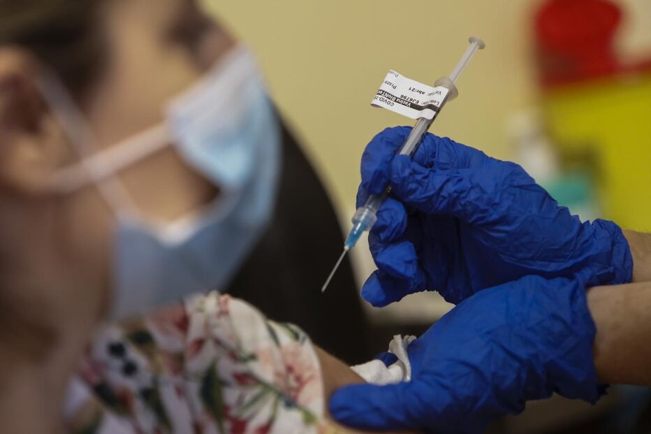 Início do plano de vacinação contra o Covid-19 no Hospital Curry Cabral