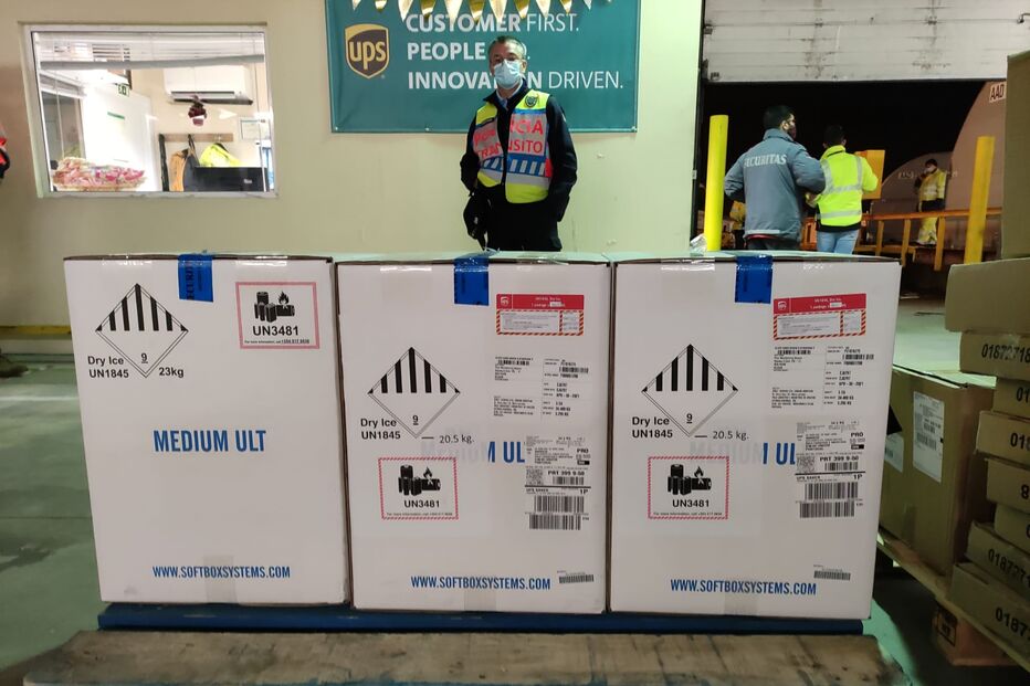 PSP auxilia e escolta distribuição da vacina da Covid-19 aos hospitais